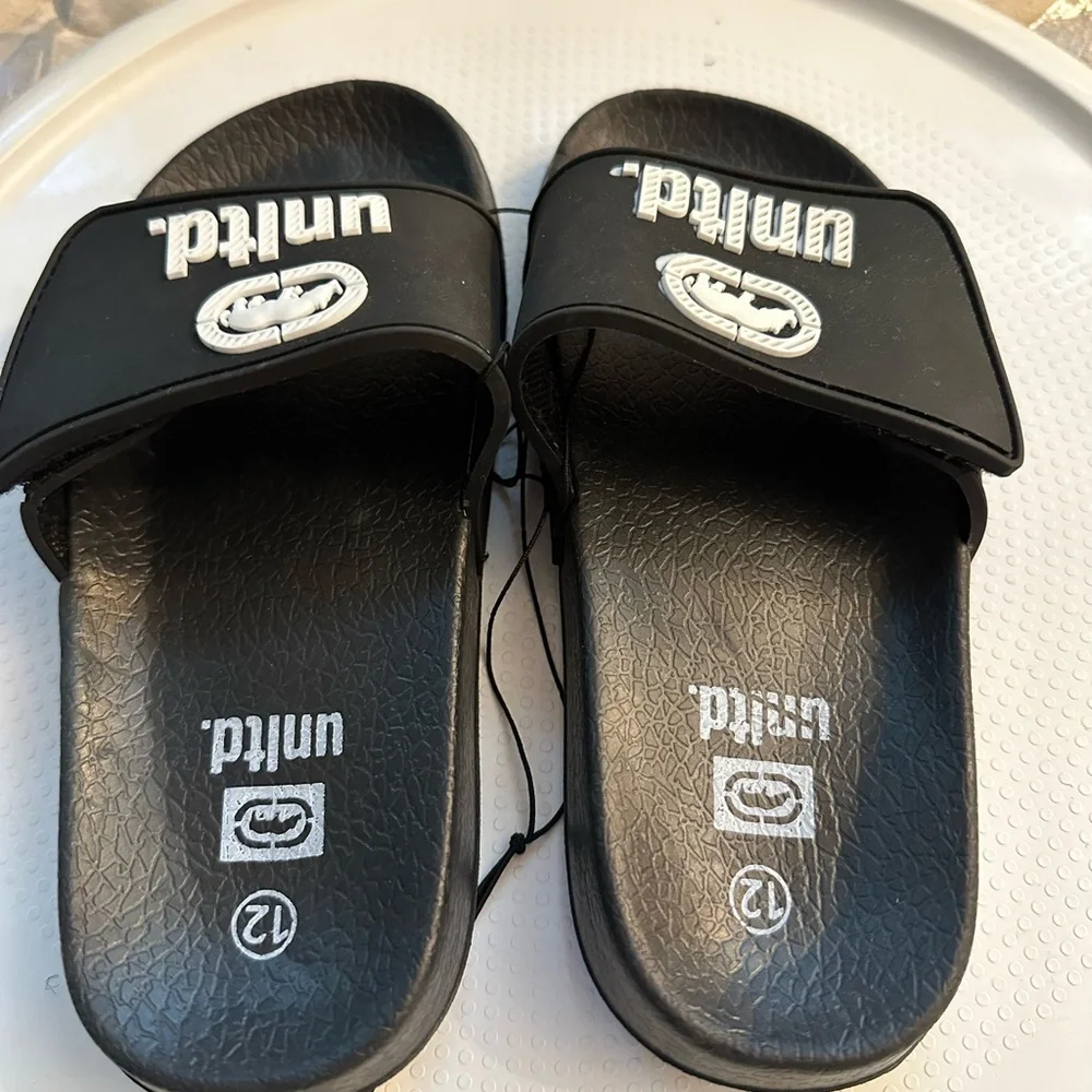 🆕Ecko Unlimited Kid Slides